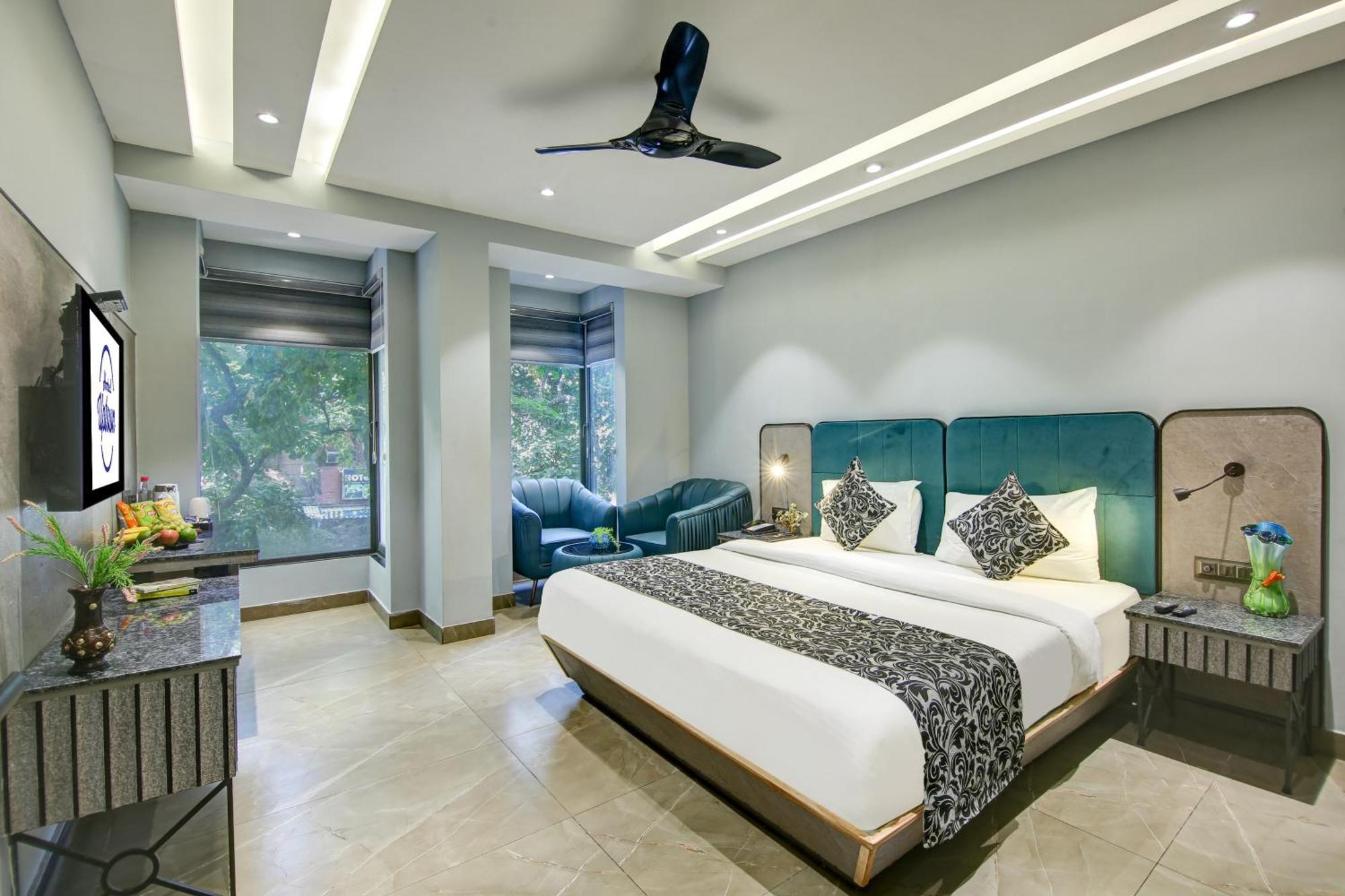 Hotel Uptown - 1 Km Connaught Place ニューデリー エクステリア 写真